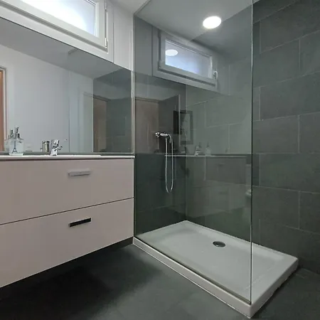Mayfa - Alójate En Pleno Centro De Apartamento